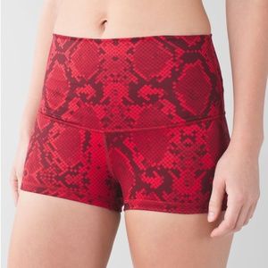 Lululemon Boogie Short (Roll Down)